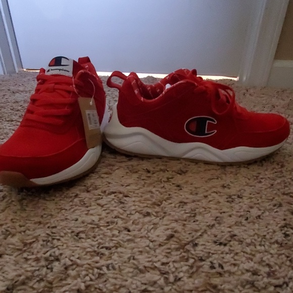 Sneakers/never wore - Picture 2 of 2